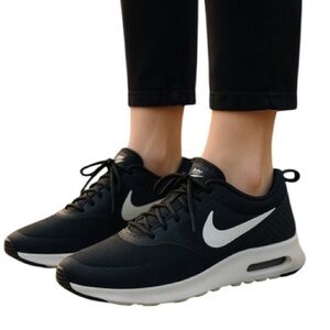 NIKE Air Max Thea Shoes Sneakers Black White Swoosh Logo Lace Up Mesh Size 8.5